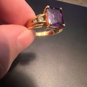 Purple 18k gold enamel ring
